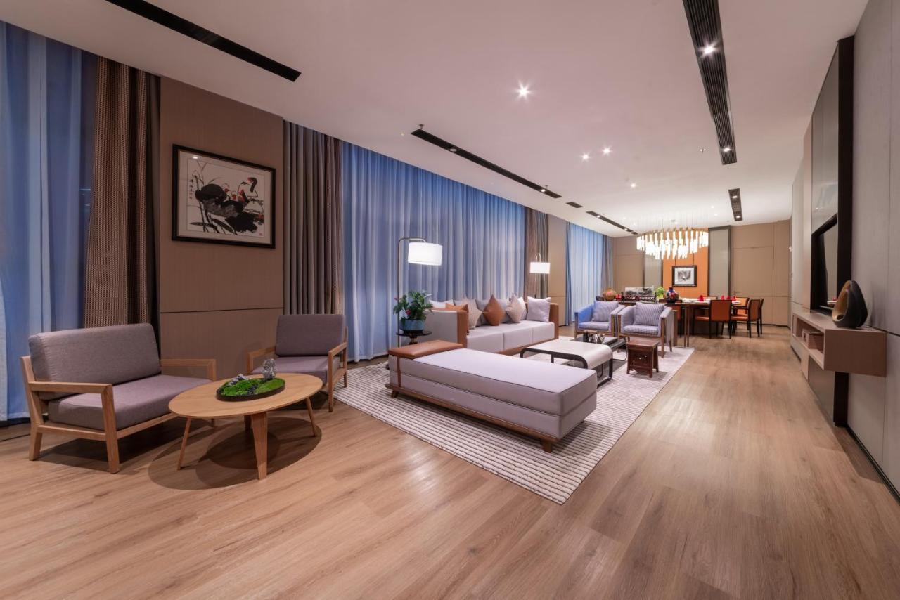 Holiday Inn Express Shenzhen Longhua By Ihg Dış mekan fotoğraf