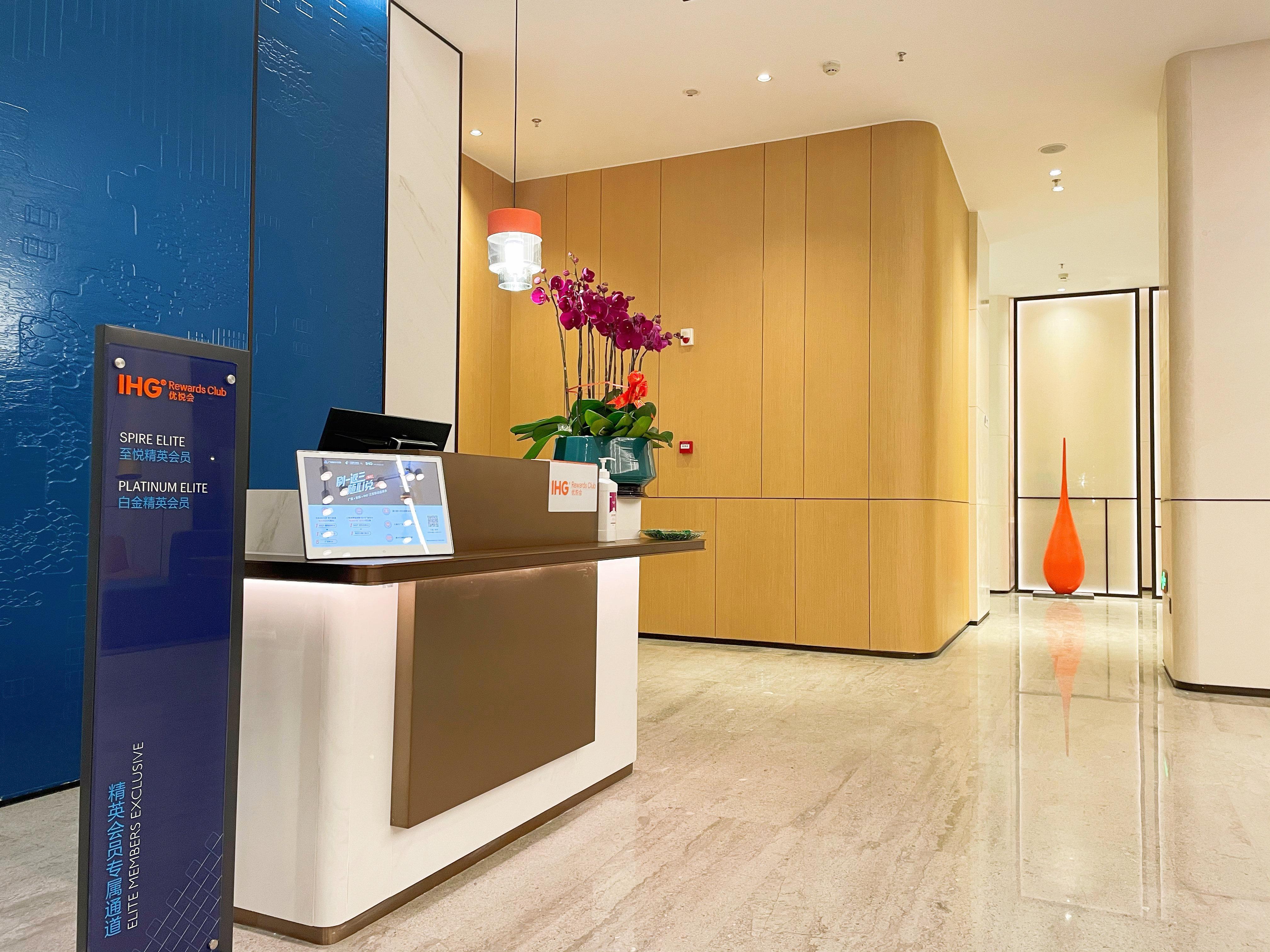 Holiday Inn Express Shenzhen Longhua By Ihg Dış mekan fotoğraf